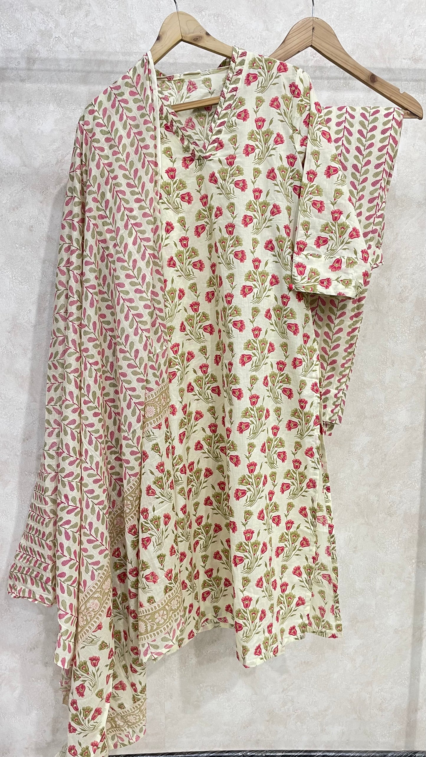 IVORY PINK FLORAL COTTON KURTA SET