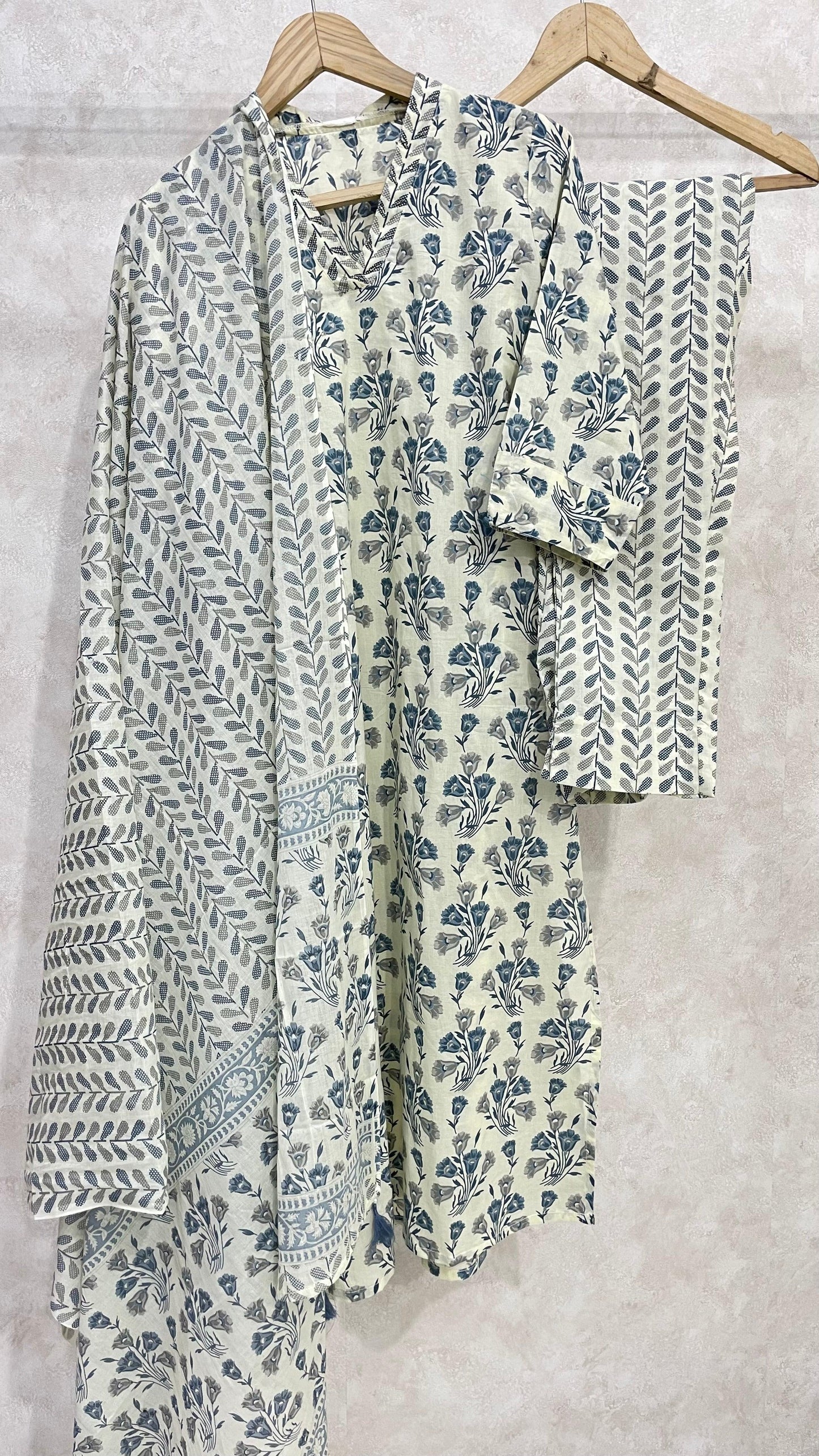 IVORY BLUE FLORAL COTTON KURTA SET