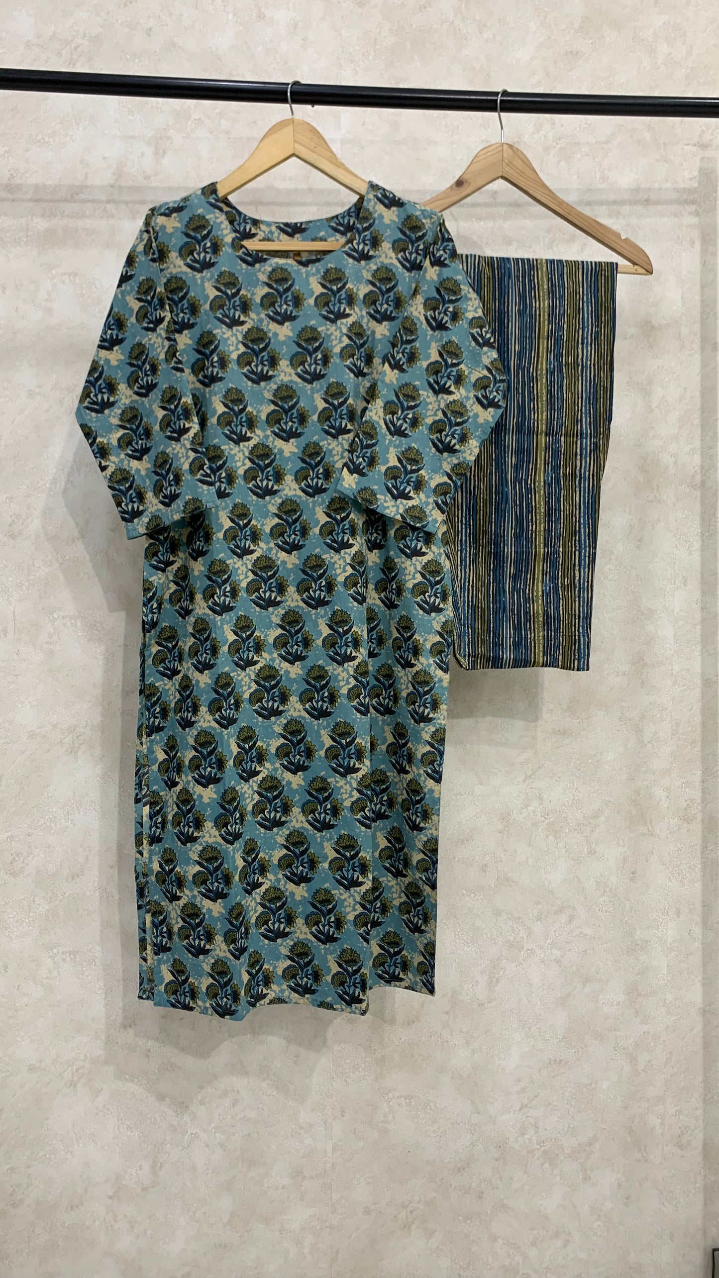 IVORY TEAL BLUE FLORAL PRINTED COTTON KURTA SET