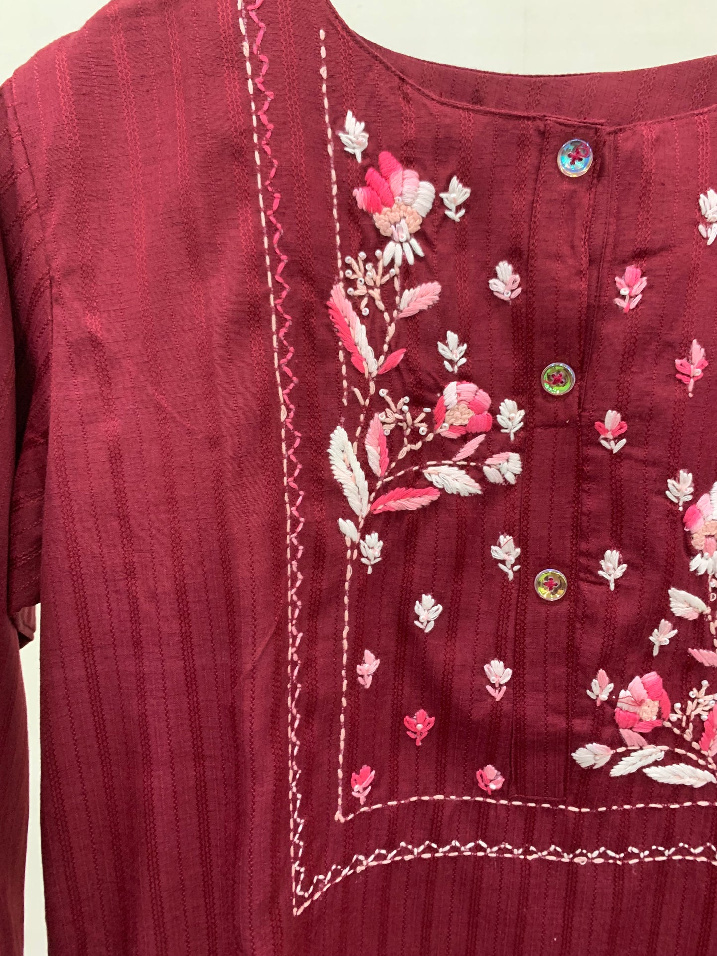 MAROON EMBROIDERED COTTON SLUB KURTA